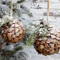 Pine cone with Snow Decoration